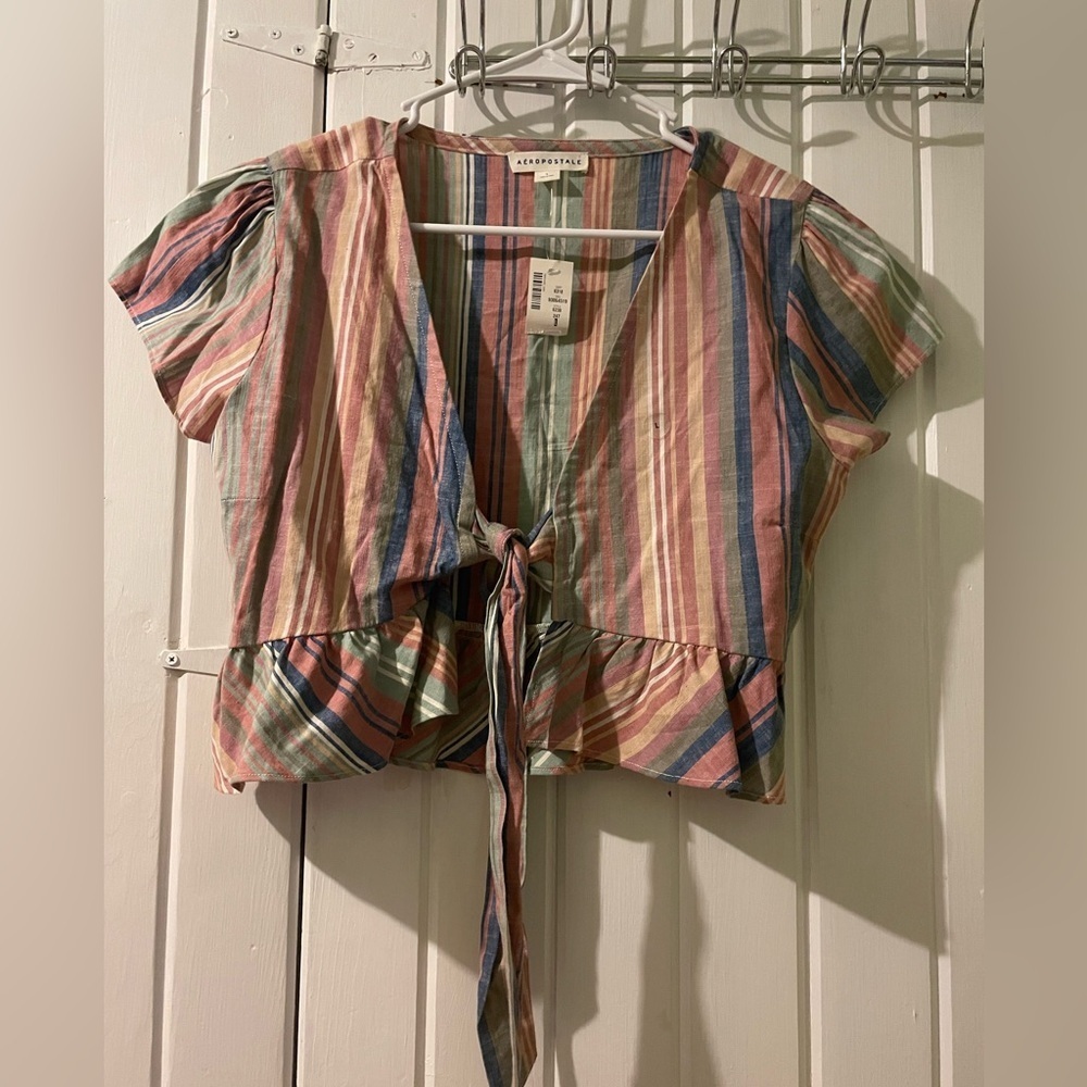 Aeropostale tie front cropped top-large NWT